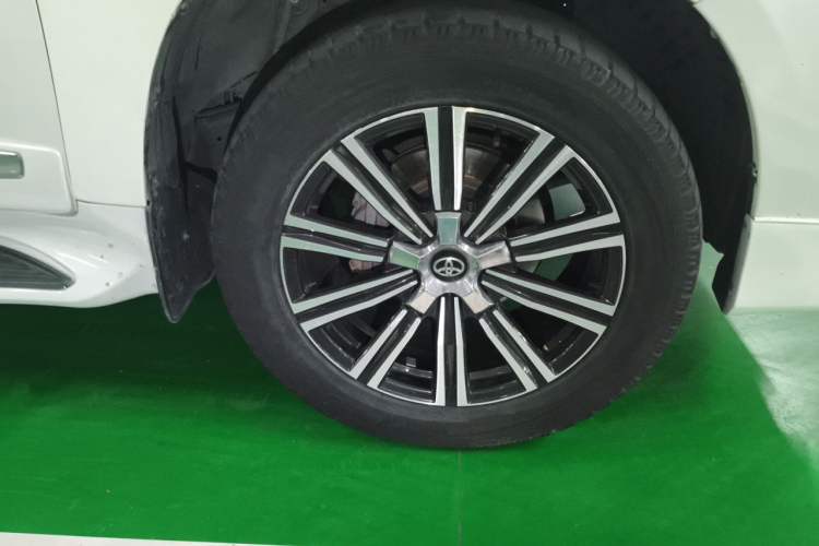 Used Toyota Land Cruiser  Right Front Wheel Hub
