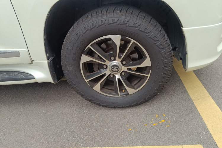 Used Toyota Land Cruiser 2013 5700 Middle East Version Right Front Wheel Hub