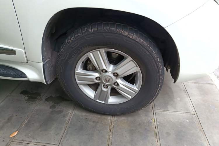 Used Toyota Land Cruiser 2013 4000 Middle East Version Right Front Wheel Hub