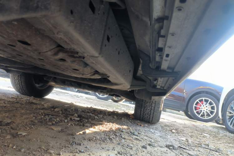 Used Toyota Land Cruiser 2013 4.0L GX-R Middle East Edition Right Side Sill
