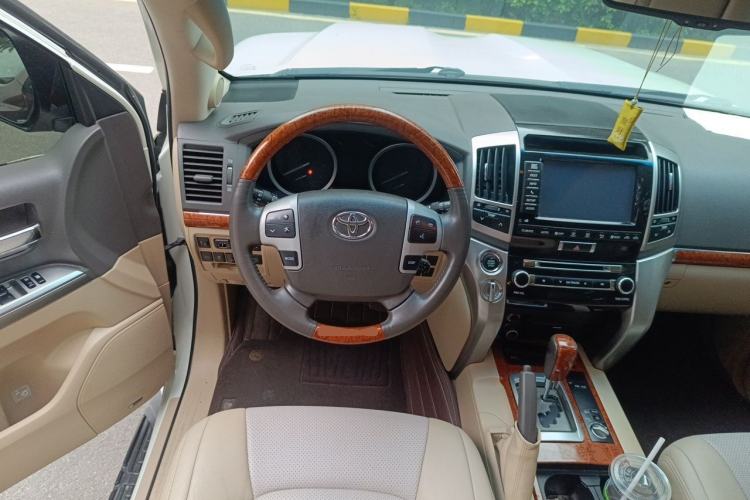 Used Toyota Land Cruiser 2013 5700 Middle East Version Steering Wheel