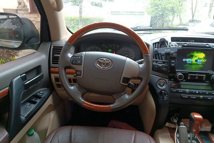 Used Toyota Land Cruiser 2013 4000 Middle East Version Steering Wheel