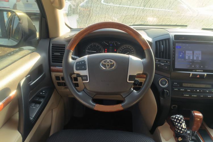 Used Toyota Land Cruiser 2013 4.0L GX-R Middle East Edition Steering Wheel