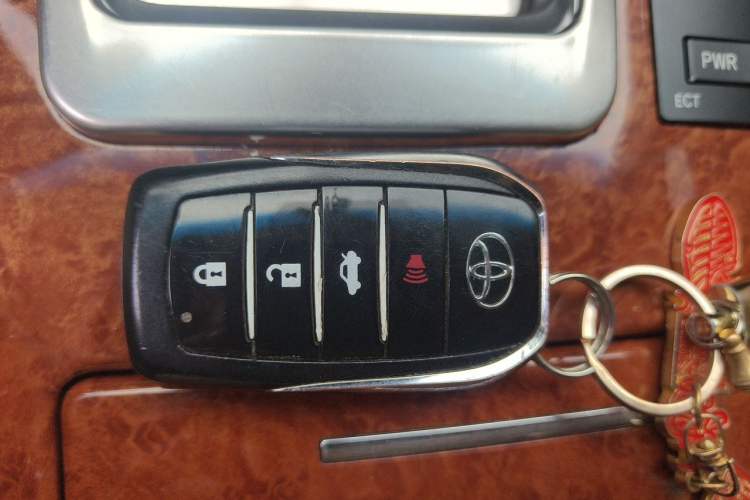 Used Toyota Land Cruiser  Vehicle Key