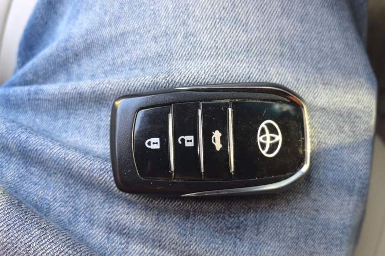 Used Toyota Land Cruiser  Vehicle Key