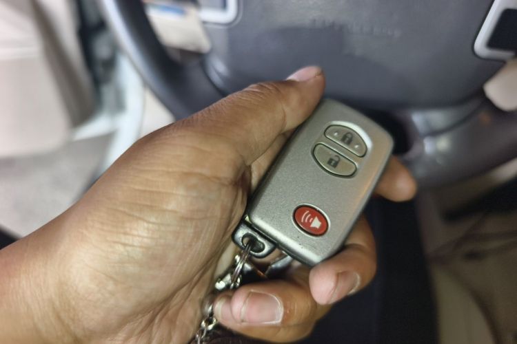 Used Toyota Land Cruiser  Vehicle Key