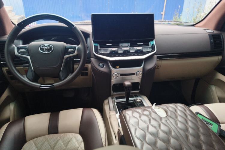 Used Toyota Land Cruiser  Center Console