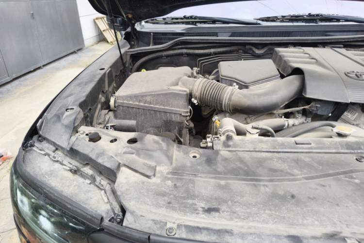 Used Toyota Land Cruiser  Engine Bay Right