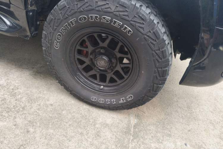 Used Toyota Land Cruiser  Right Front Wheel Hub