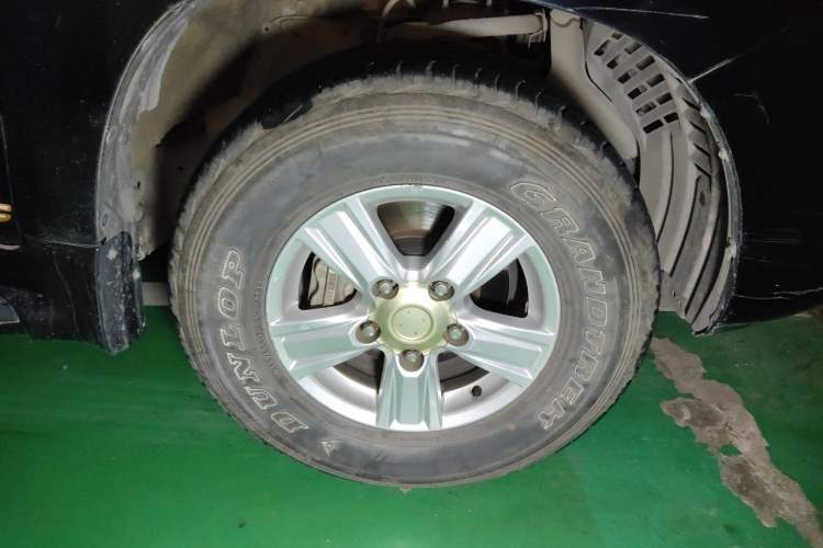 Used Toyota Land Cruiser  Right Front Wheel Hub