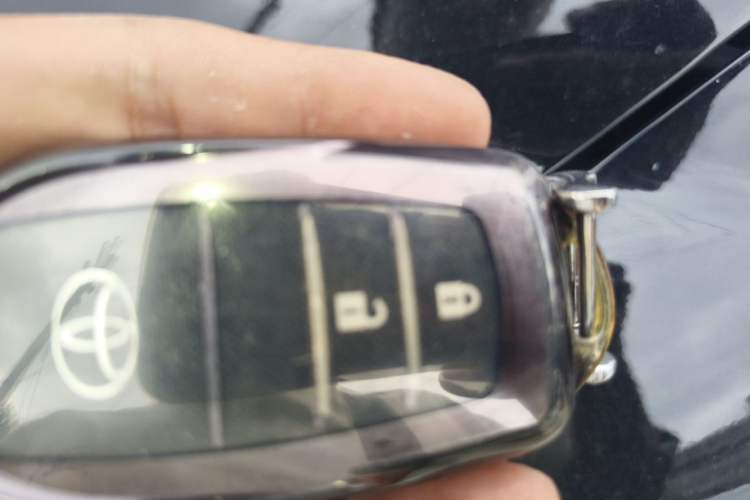Used Toyota Land Cruiser  Vehicle Key