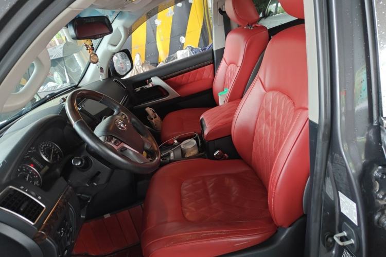 Used Toyota Land Cruiser 2014 4.0L Automatic Parallel Import Version Left Front Seat