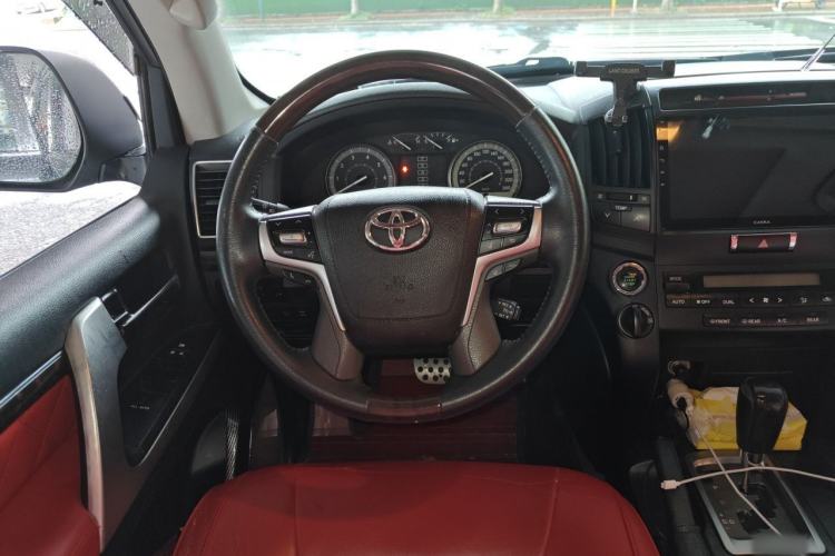 Used Toyota Land Cruiser 2014 4.0L Automatic Parallel Import Version Steering Wheel