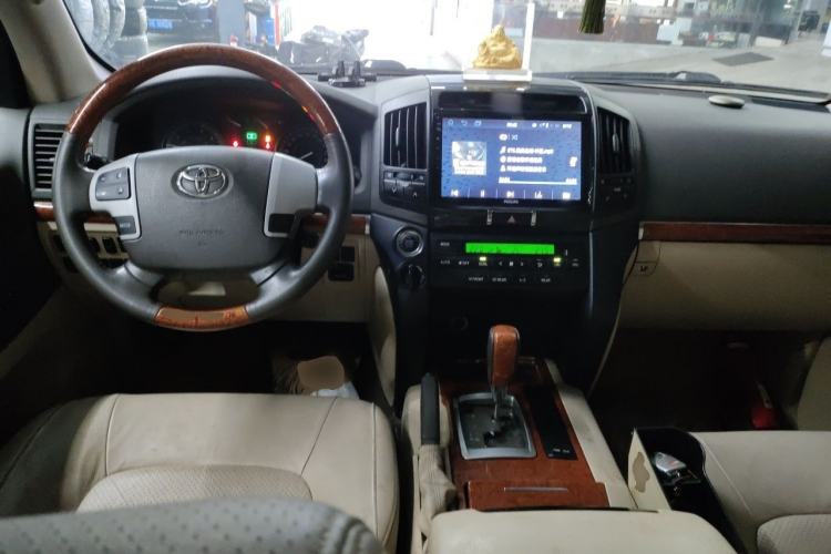Used Toyota Land Cruiser  Center Console
