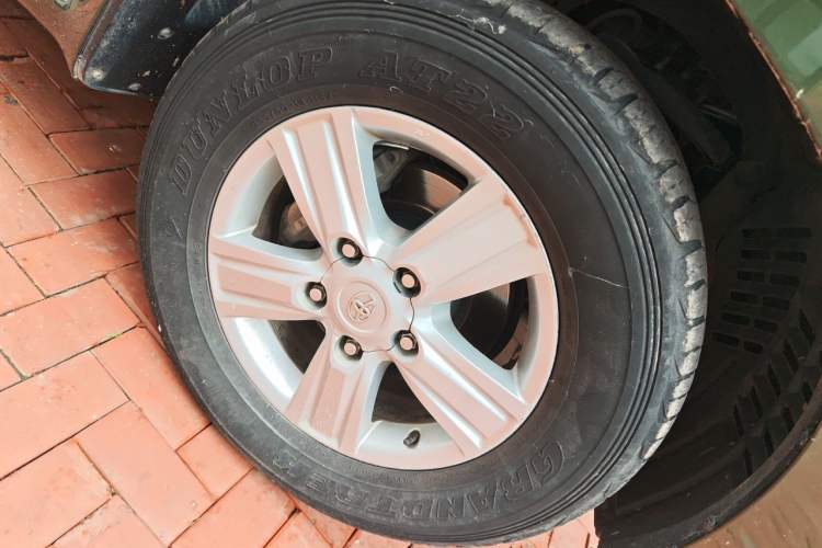 Used Toyota Land Cruiser  Right Front Wheel Hub