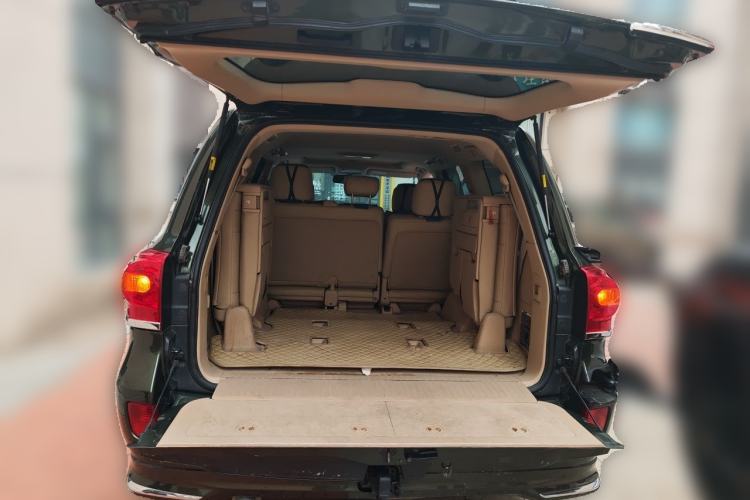 Used Toyota Land Cruiser  Trunk