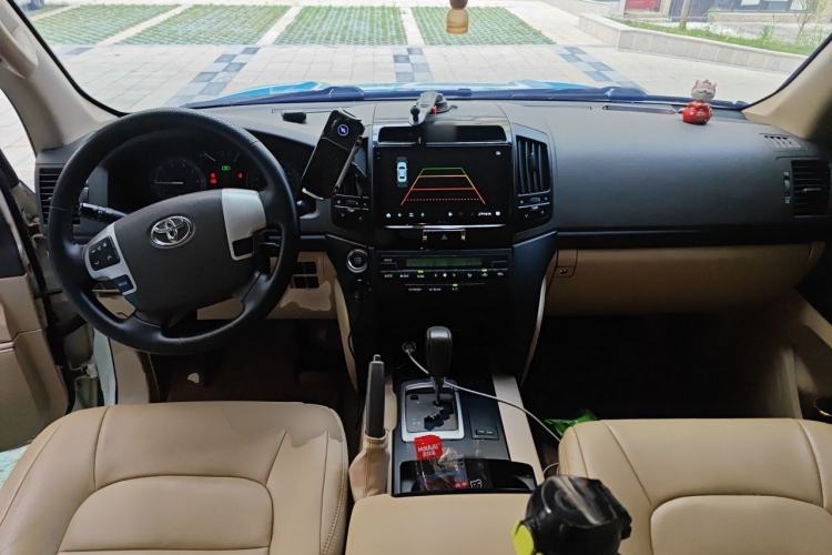 Used Toyota Land Cruiser  Center Console