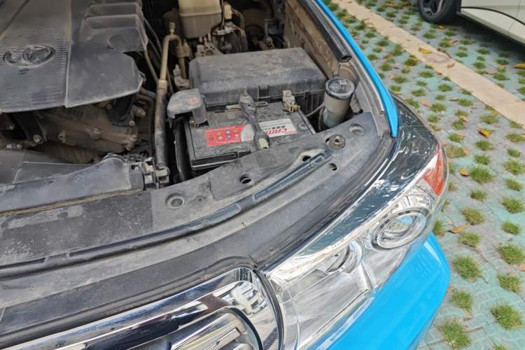 Used Toyota Land Cruiser  Engine Bay Left