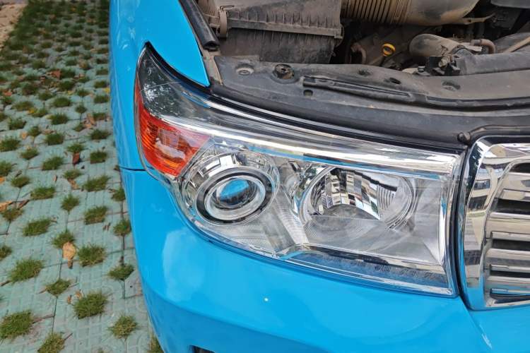 Used Toyota Land Cruiser  Right Front Headlight
