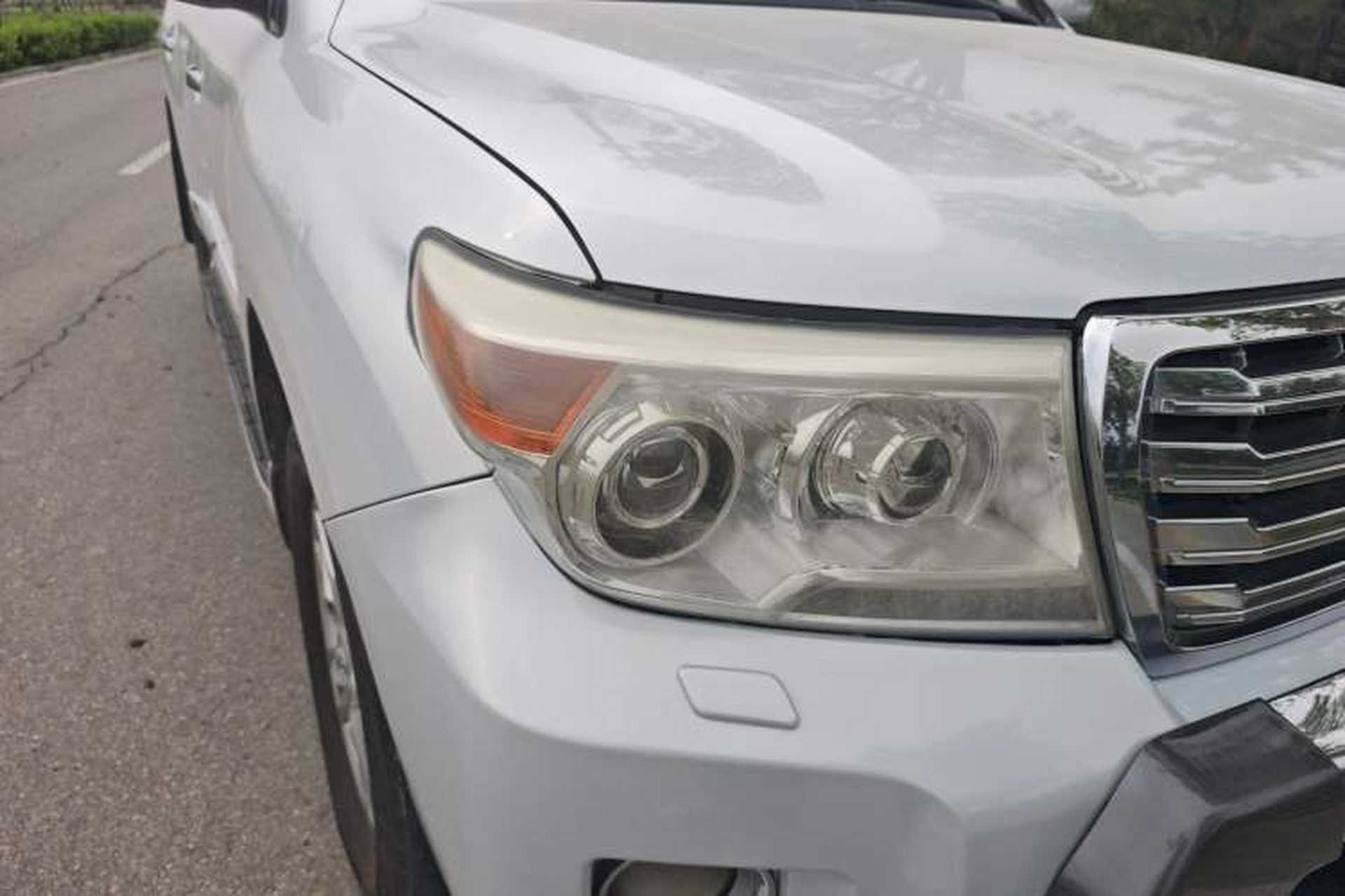 Used Toyota Land Cruiser  Right Front Headlight