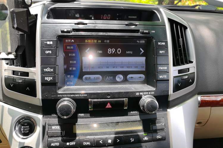 Used Toyota Land Cruiser 2014 4.0L Automatic Parallel Import Version Audio And AC Panel