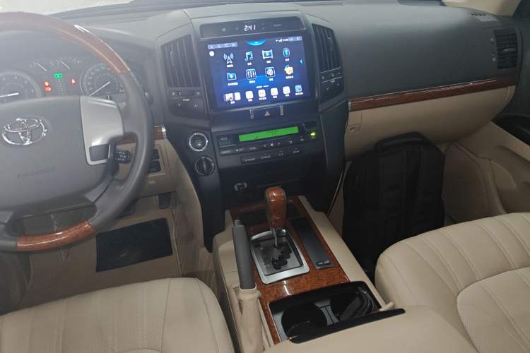 Used Toyota Land Cruiser 2014 4.0L Automatic Parallel Import Version Audio And AC Panel