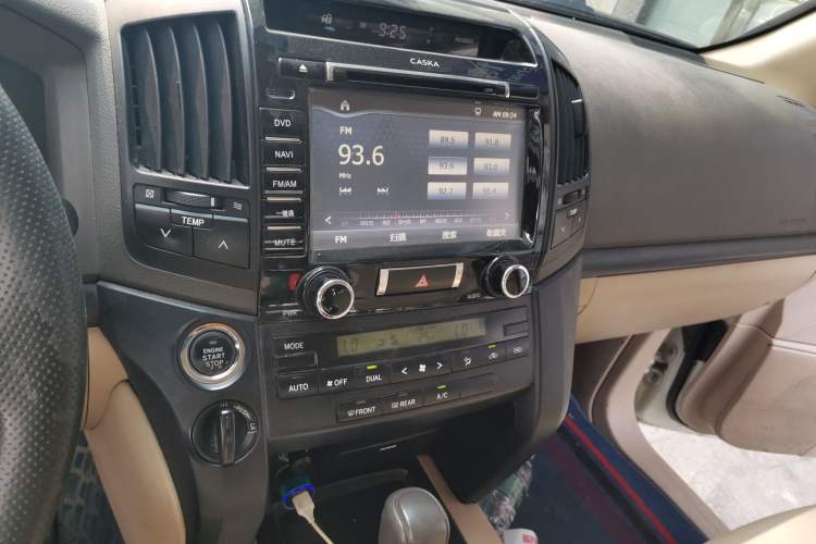Used Toyota Land Cruiser 2014 4.0L Automatic Parallel Import Version 5 Seats Audio And AC Panel