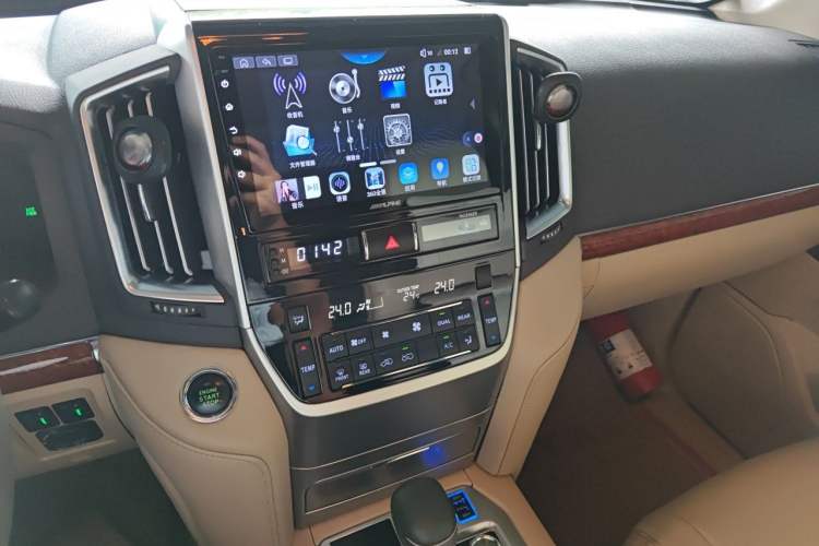 Used Toyota Land Cruiser 2014 4.0L Automatic Parallel Import Version Audio And AC Panel