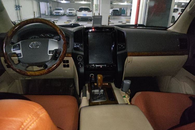 Used Toyota Land Cruiser 2014 4.0L Automatic Parallel Import Version 5 Seats Center Console