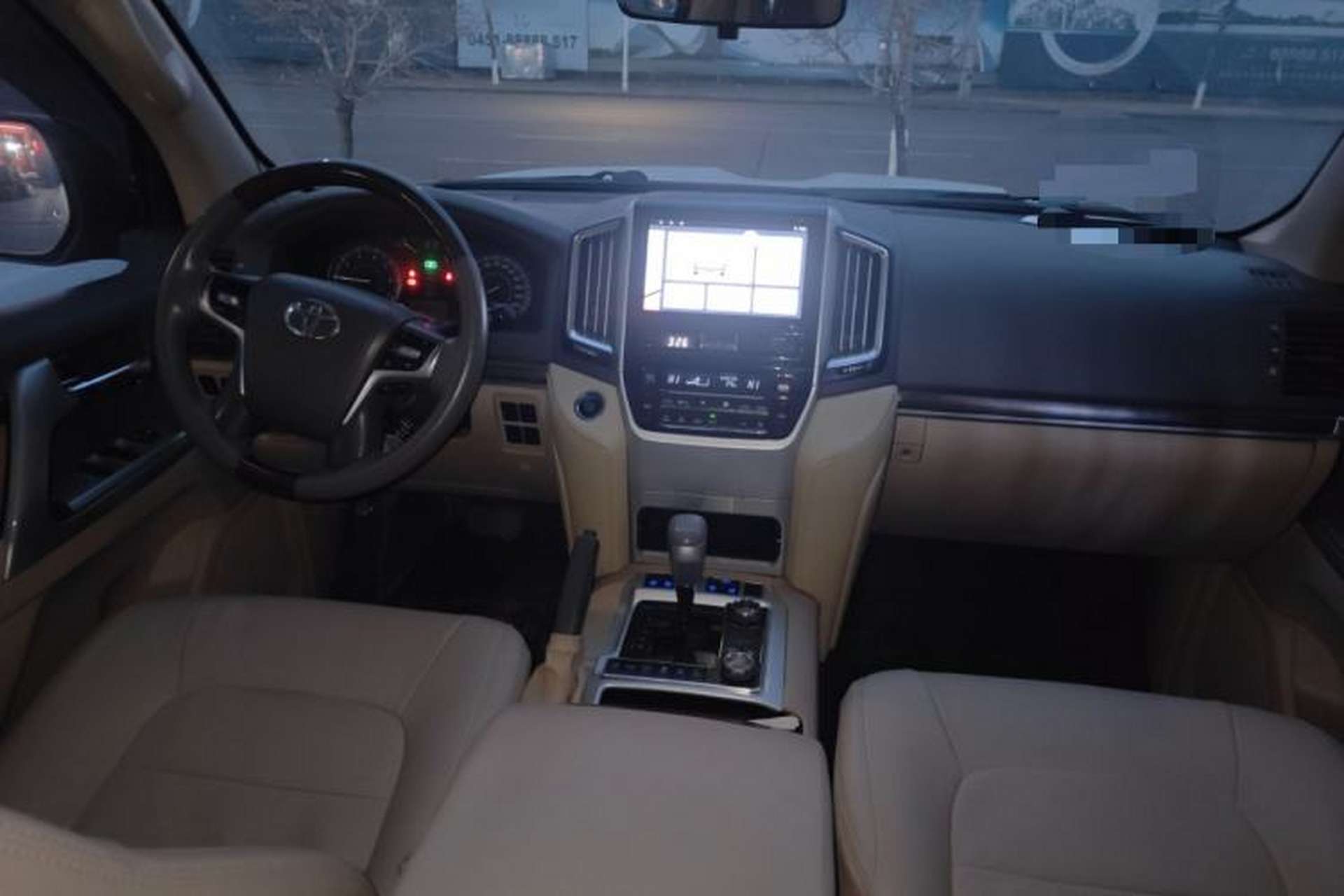 Used Toyota Land Cruiser  Center Console