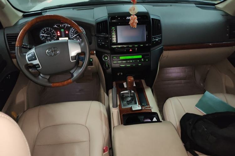 Used Toyota Land Cruiser  Center Console