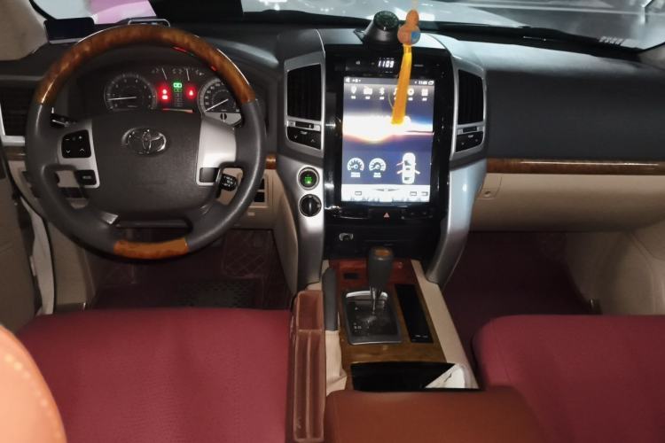 Used Toyota Land Cruiser 2014 4.0L Automatic Parallel Import Version 5 Seats Center Console