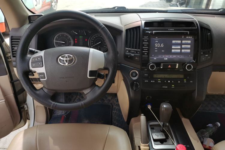 Used Toyota Land Cruiser 2014 4.0L Automatic Parallel Import Version 5 Seats Center Console