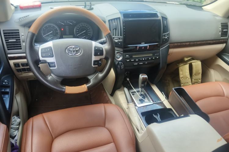 Used Toyota Land Cruiser 2014 4.0L Automatic Parallel Import Version 5 Seats Center Console