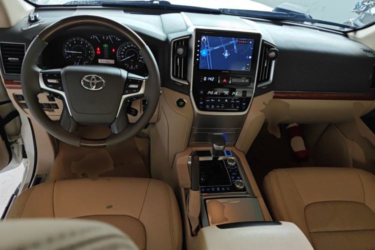 Used Toyota Land Cruiser 2014 4.0L Automatic Parallel Import Version Center Console