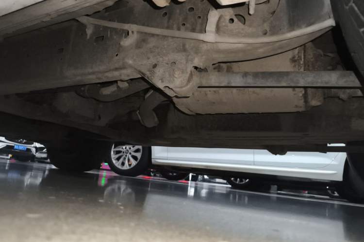 Used Toyota Land Cruiser 2014 4.0L Automatic Parallel Import Version 5 Seats Chassis Rear Left