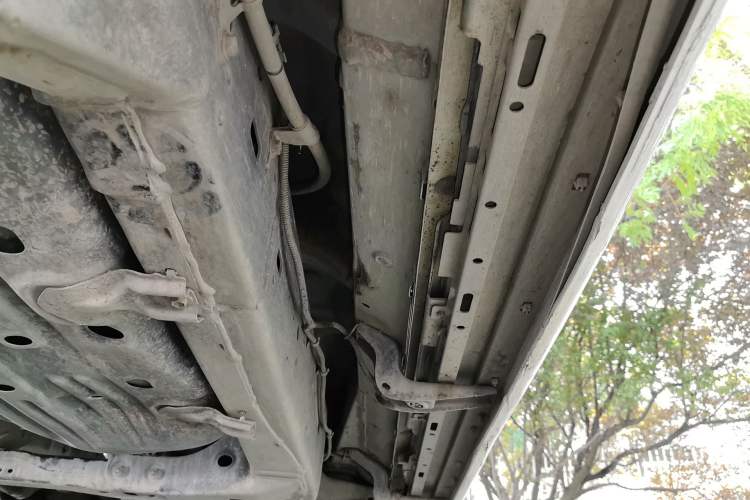 Used Toyota Land Cruiser 2014 4.0L Automatic Parallel Import Version Chassis Rear Right