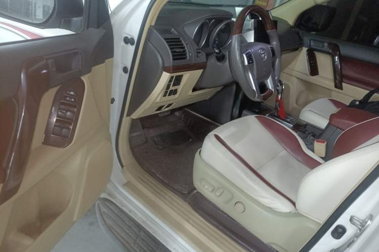 Used Toyota Land Cruiser 2014 4.0L Automatic Parallel Import Version Driver Seat