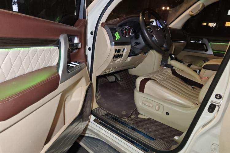 Used Toyota Land Cruiser 2014 4.0L Automatic Parallel Import Version 5 Seats Driver Seat