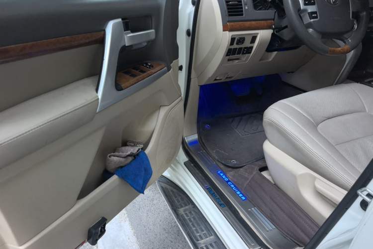 Used Toyota Land Cruiser  Driver Seat
