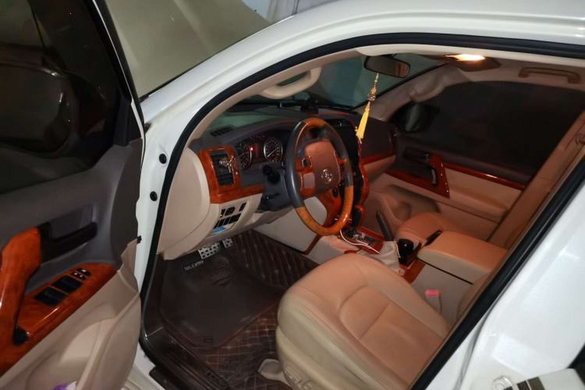 Used Toyota Land Cruiser 2014 4.0L Automatic Parallel Import Version 5 Seats Driver Seat