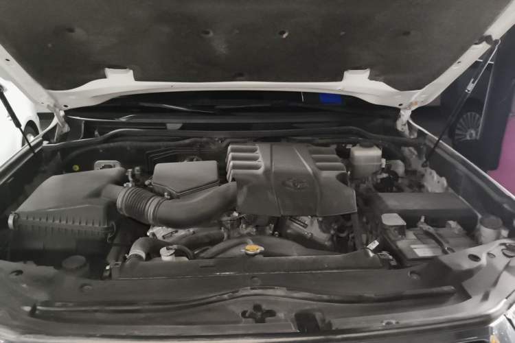 Used Toyota Land Cruiser 2014 4.0L Automatic Parallel Import Version 5 Seats Engine Bay