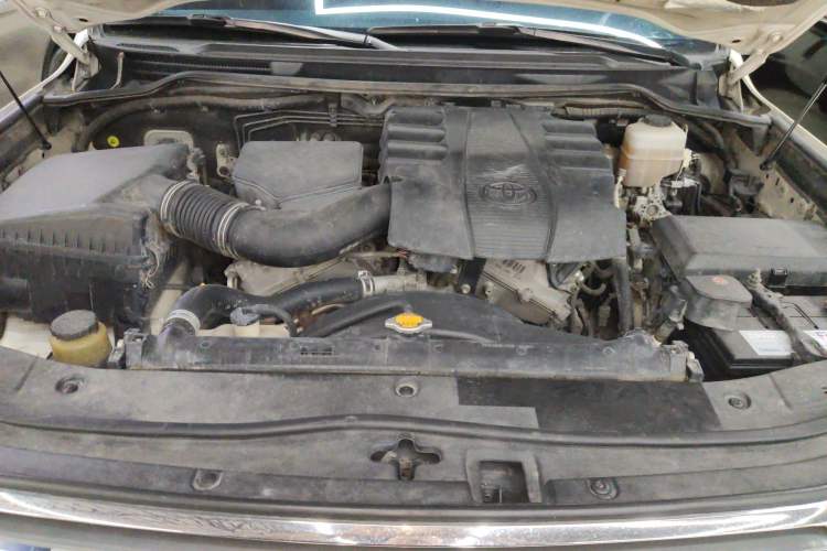 Used Toyota Land Cruiser 2014 4.0L Automatic Parallel Import Version 5 Seats Engine Bay
