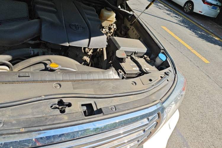 Used Toyota Land Cruiser  Engine Bay Left