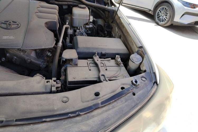 Used Toyota Land Cruiser 2014 4.0L Automatic Parallel Import Version 5 Seats Engine Bay Left