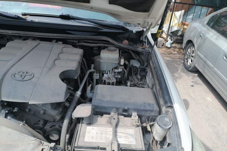 Used Toyota Land Cruiser  Engine Bay Left