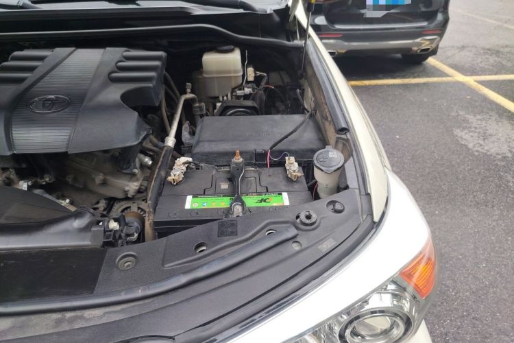 Used Toyota Land Cruiser 2014 4.0L Automatic Parallel Import Version 5 Seats Engine Bay Left