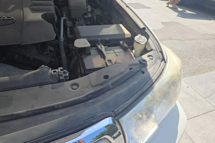 Used Toyota Land Cruiser  Engine Bay Left