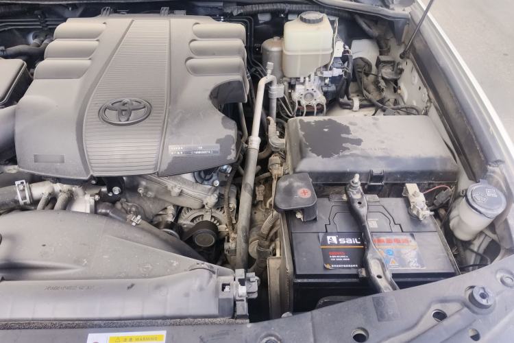 Used Toyota Land Cruiser 2014 4.0L Automatic Parallel Import Version 5 Seats Engine Bay Left