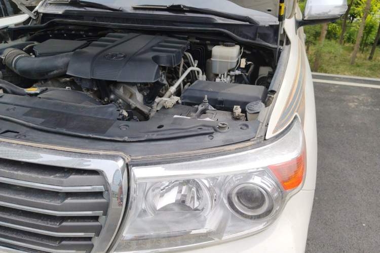 Used Toyota Land Cruiser  Engine Bay Left